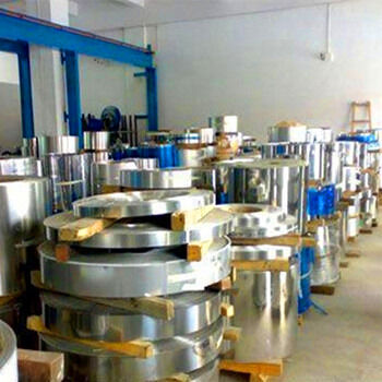 Nr. 4 Fertigband aus Edelstahl mit 0,1 mm Toleranz und 520-750 MPa Zugfestigkeit für die industrielle Fertigung